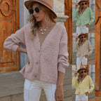 Damen Grobstrickcardigan mit lässigem V-Ausschnitt und dekorativen Knopfdetails R&B