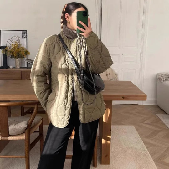 Damen gesteppte Übergangsjacke mit seitlichen Taschen und elegantem Schnitt R&B