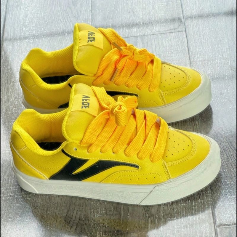 Damen Sportliche Sneakers mit innovativem Schnürsystem