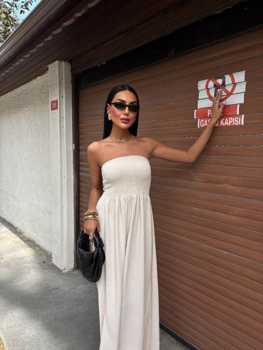 Damen Maxikleid mit elegantem Oberteil und fließendem Rock R&B