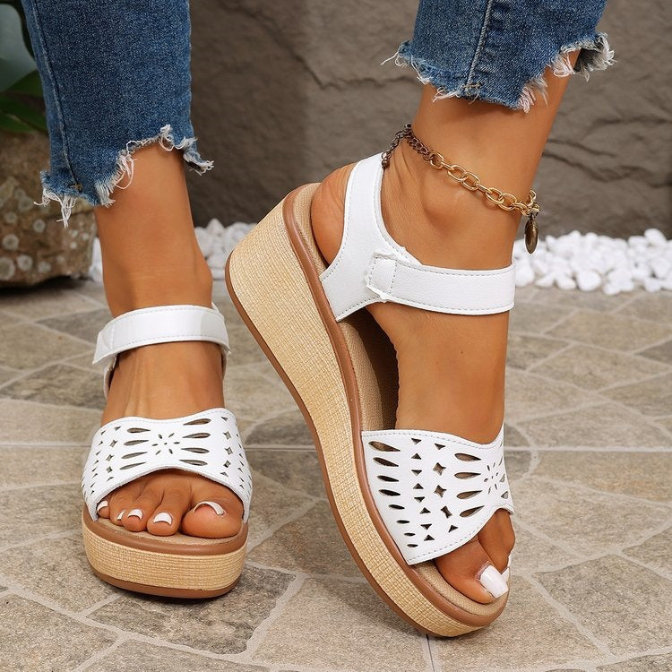 Damen komfortable Keil-Sandalen mit perforiertem Obermaterial R&B