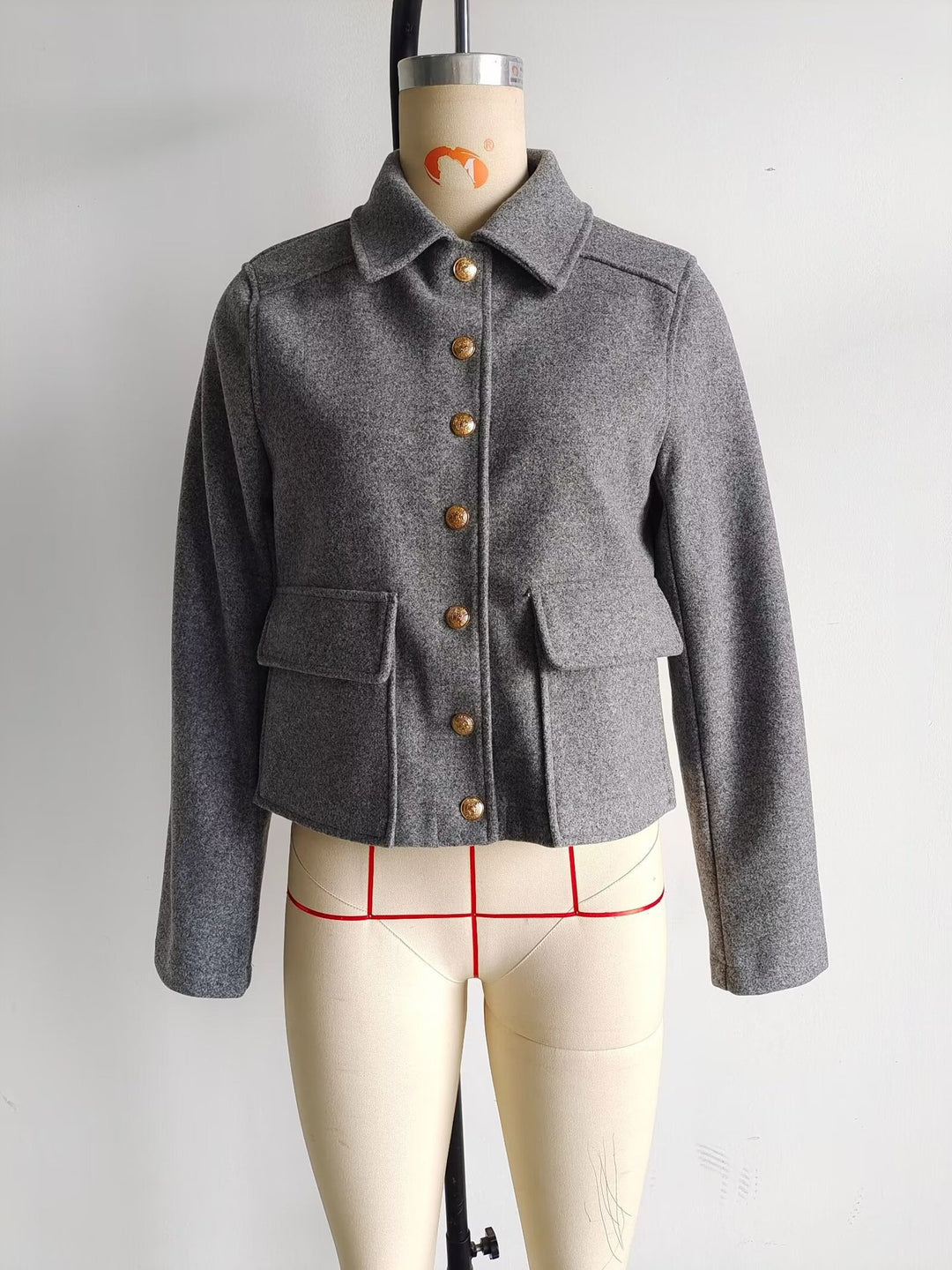 Damen modische Kurzjacke mit praktischen Taschen und goldenen Knöpfen R&B