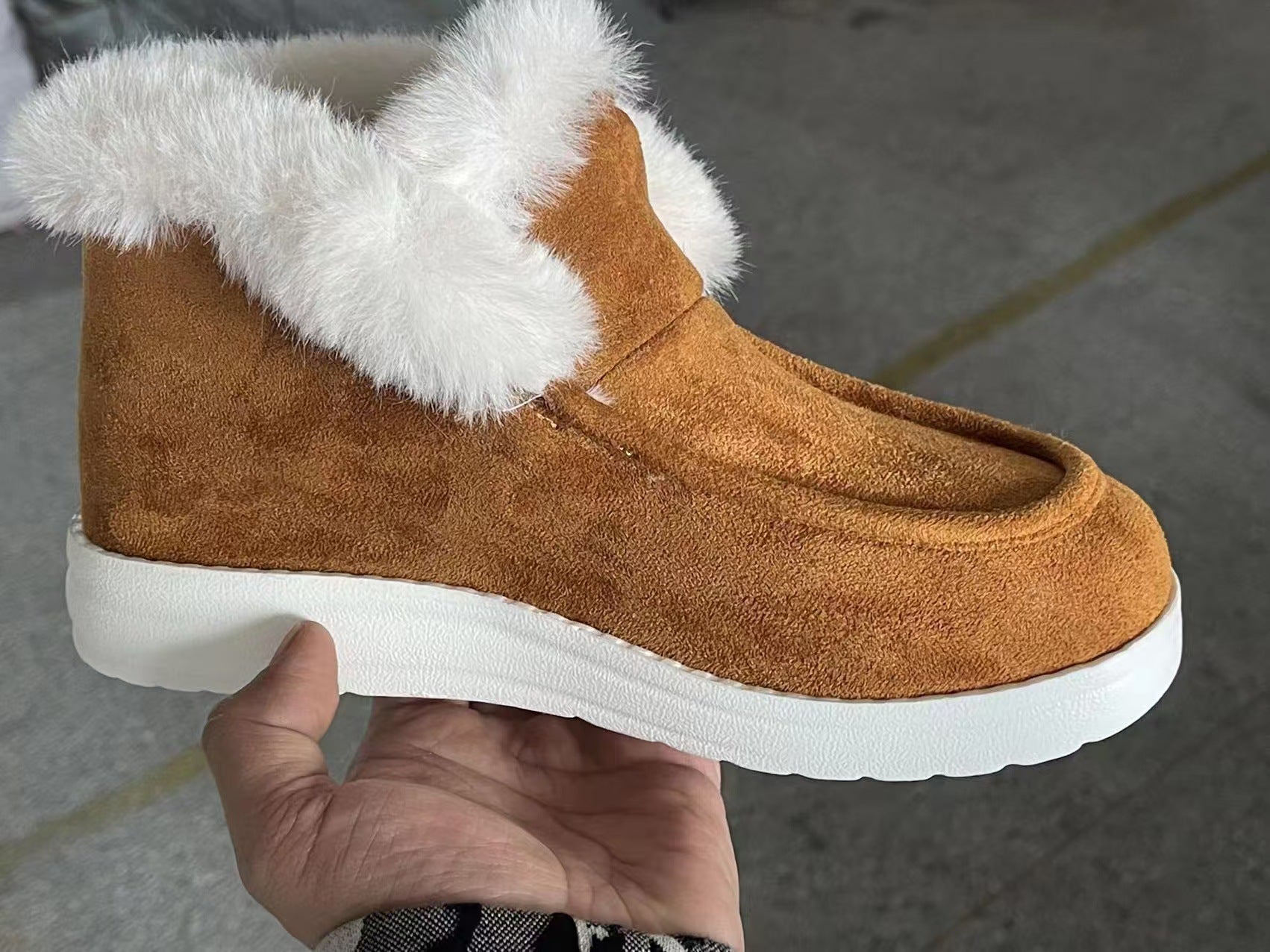 Damen Kuschel-Stiefeletten mit weichem Kunstfellkragen und rutschfester Sohle R&B