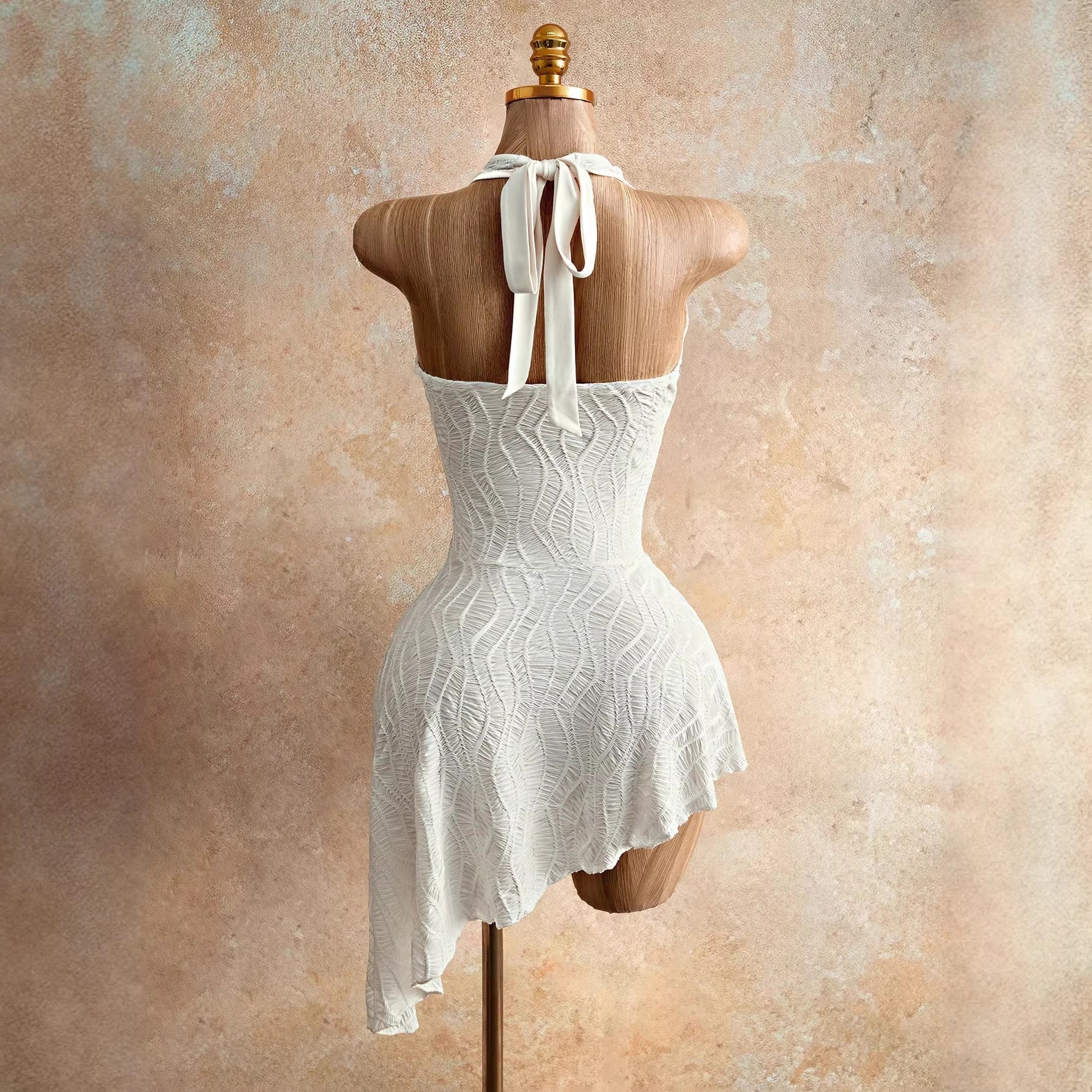 Damen nan figurbetontes Neckholder-Minikleid mit Schnürung, Cut-Out und asymmetrischem Wickelrock R&B