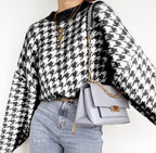 Damen Grobstrickpullover mit modernem Hahnentrittmuster und lässigem Schnitt R&B