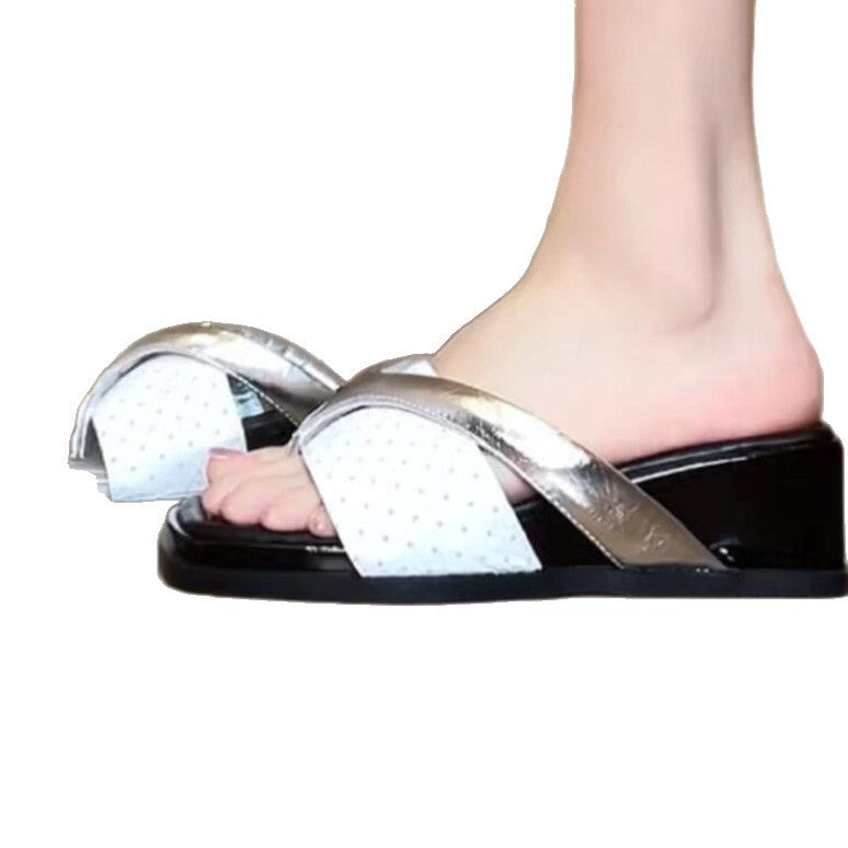 Damen elegante Zehentrenner mit schickem Riemchen und funkelnden Akzenten R&B