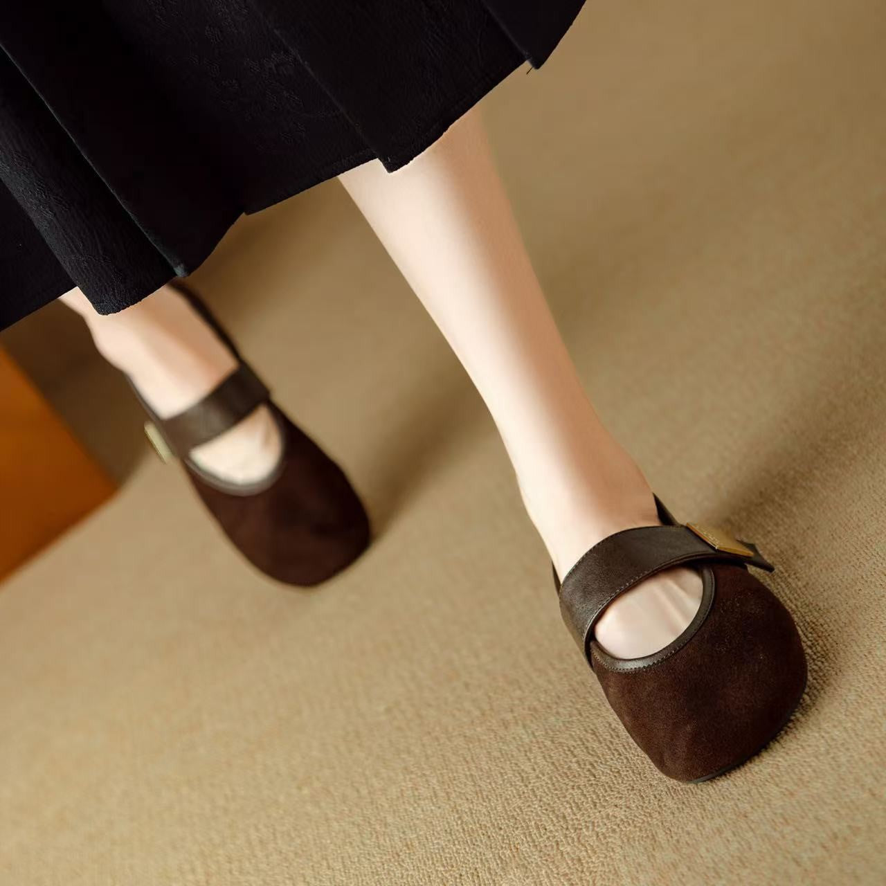 Damen Mary Jane Ballerinas mit modischem Riemchen und hochwertigem Veloursleder