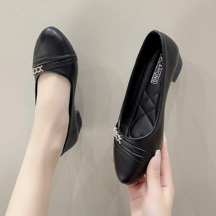Damen elegante Pumps mit modischem Riemen und funkelndem Schmuckdetail R&B
