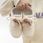 Damen Sneaker mit verspieltem Kirschmotiv und weichem Innenfutter