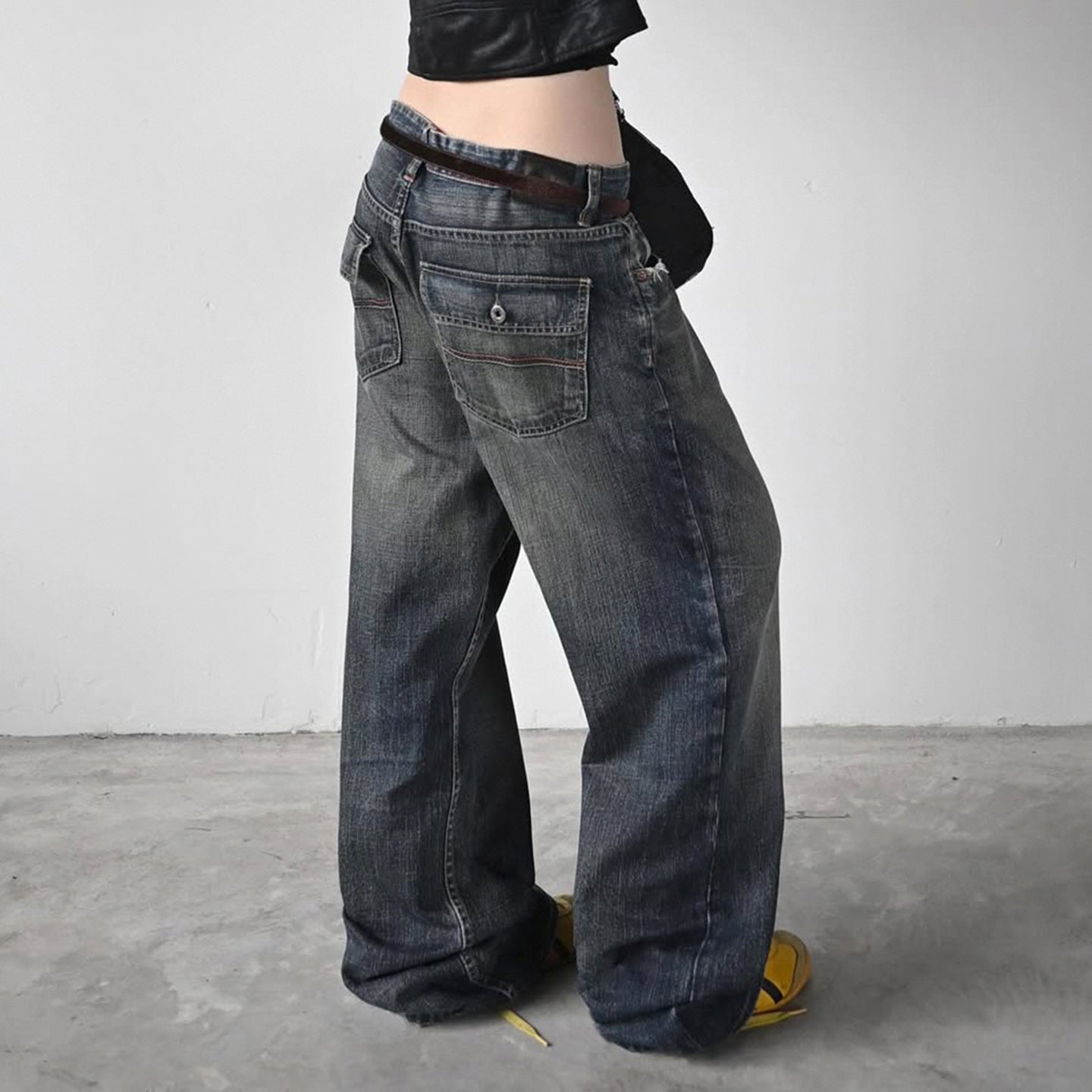 Damenweite Denim-Jeans im lässigen Chino-Stil mit hohem Bund R&B