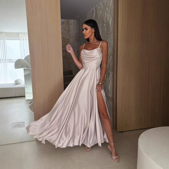 Damen Maxikleid mit elegantem Schlitz und fließendem Satinmaterial R&B
