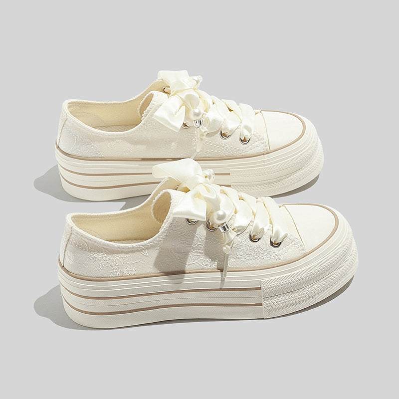 Damen Plattform Sneakers mit eleganter Satinschnürung und modischem Design