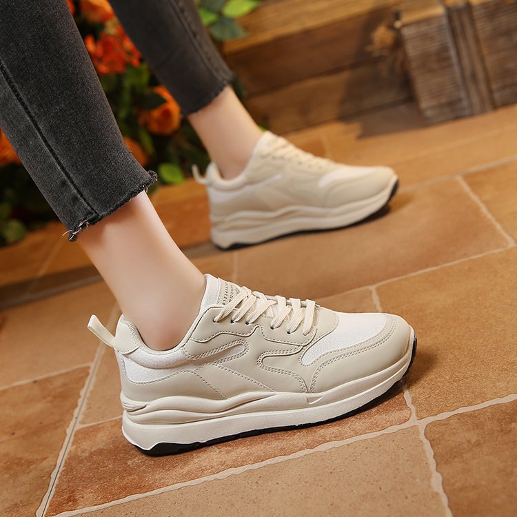 Damen Sportliche Sneaker mit atmungsaktiver Konstruktion und dämpfender Sohle R&B