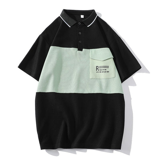 Herren Poloshirt mit modernem Schriftzug und praktischem Brusttaschen R&B