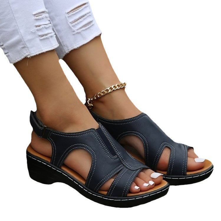 Damen Wedge-Sandalen mit atmungsaktiven Cut-Outs und verstellbarem Riemen R&B