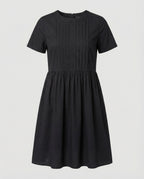 Schwarzes Maxikleid mit Rundhalsausschnitt und tailliertem Schnitt für den Sommer