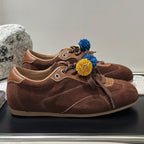 Damen Sportliche Sneaker mit dekorativen Pompons und flexiblem Schnürsystem R&B