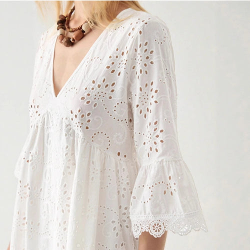Damen Bluse mit verspieltem Lochmuster und Rüschendetails R&B