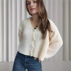 Damen Grobstrickjacke mit modischen Knopfdetails und lässigem Schnitt R&B