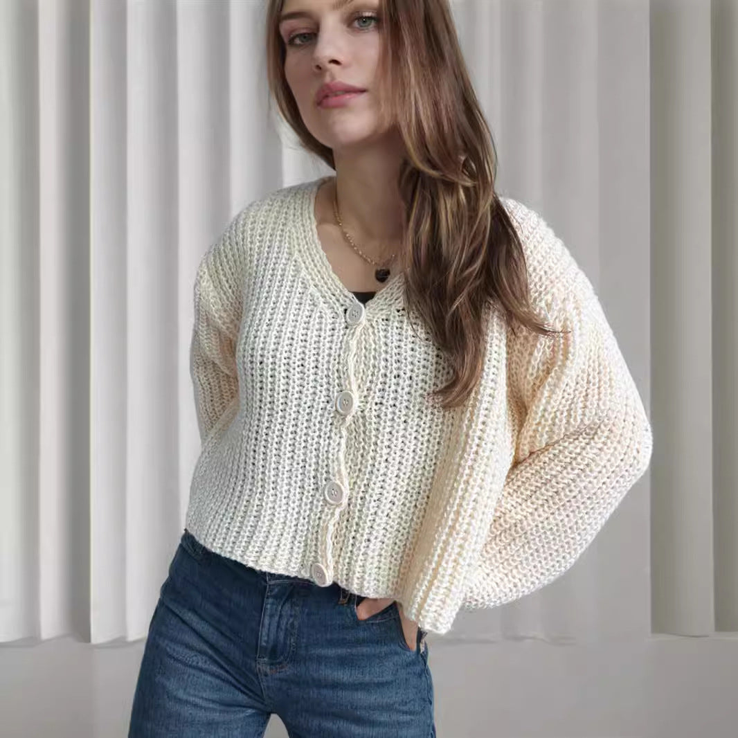 Damen Grobstrickjacke mit modischen Knopfdetails und lässigem Schnitt R&B
