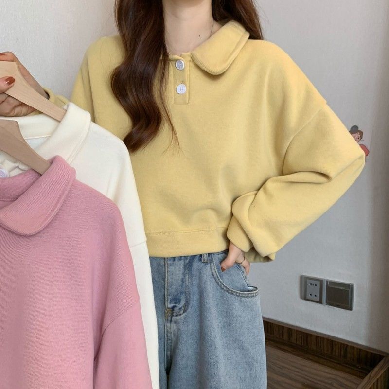 Damen Kurzarm Sweatshirt mit modischem Kragen und dekorativen Knöpfen