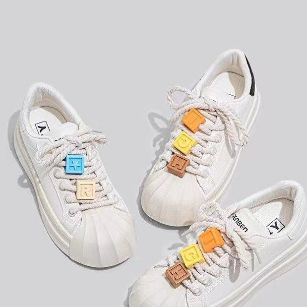 Damen Casual Sneakers mit bunten Schnürsenkeln und komfortabler Plateau-Sohle R&B