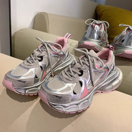 Damen Sportliche Sneakers mit Mesh-Obermaterial und reflektierenden Akzenten R&B