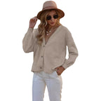 Damen Grobstrickcardigan mit lässigem V-Ausschnitt und dekorativen Knopfdetails R&B