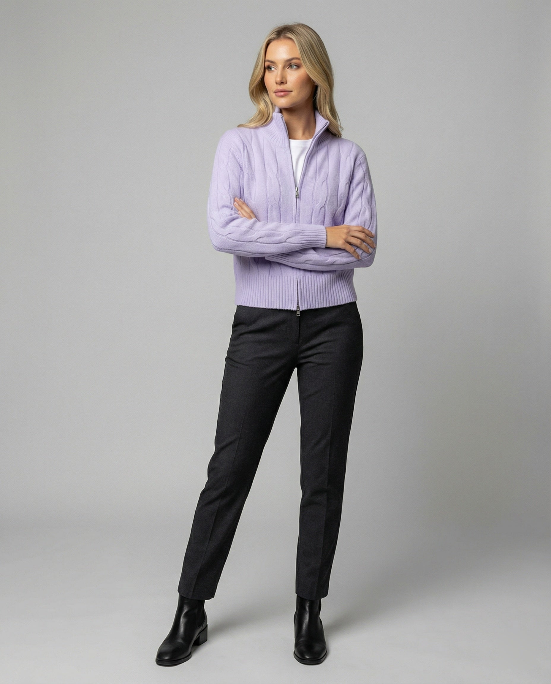 Warme Damen Strickjacke mit Zopfmuster Reißverschluss und halbem Rollkragen
