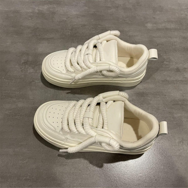 Damen Sneaker im minimalistischen Design mit doppelter Schnürung und gepolsterter Sohle R&B