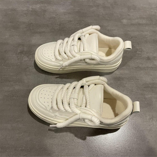 Damen Sneaker im minimalistischen Design mit doppelter Schnürung und gepolsterter Sohle R&B