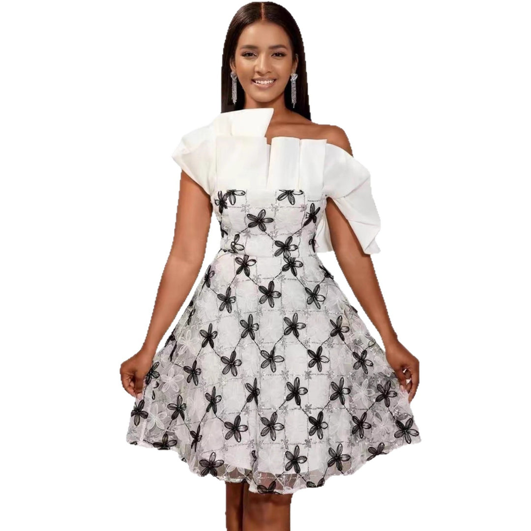 Damen Cocktailkleid mit asymmetrischem Schnitt und floralem Design R&B
