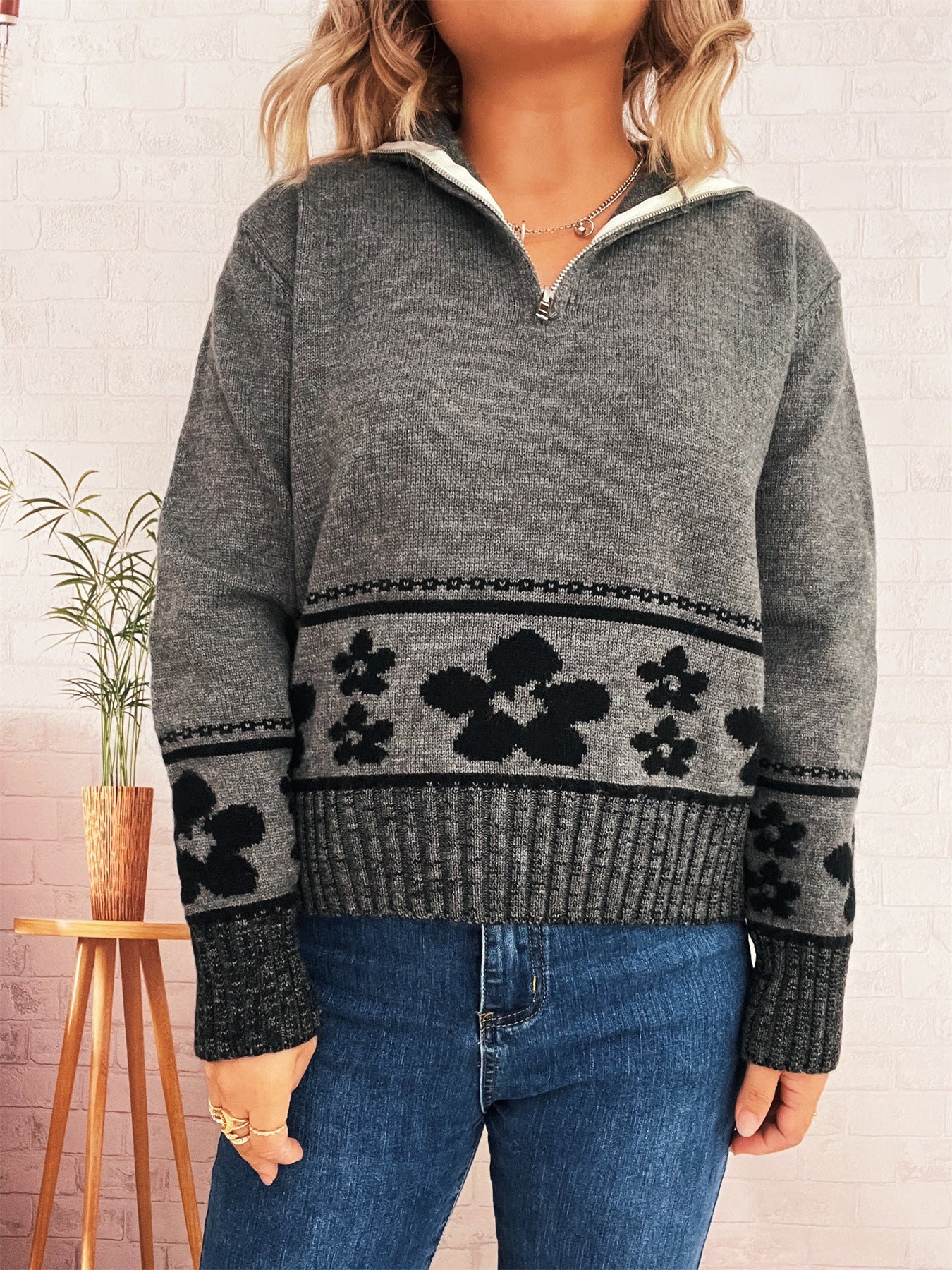 Damen Grobstrickpullover mit floralen Mustern und praktischen Halbarm R&B