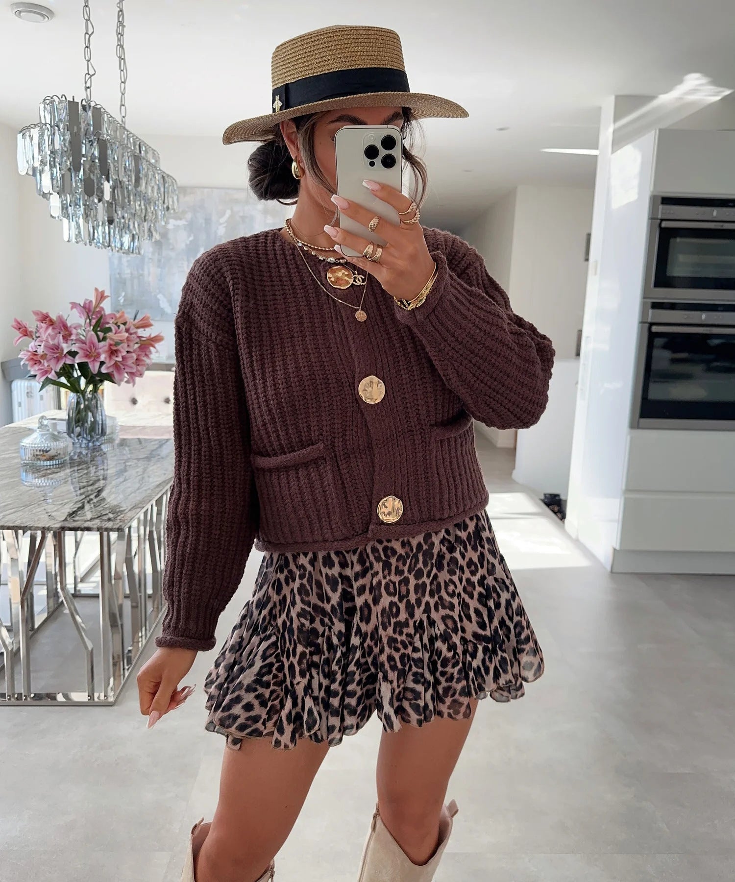Damen Strickjacke mit dekorativen Knöpfen und praktischen Taschen R&B
