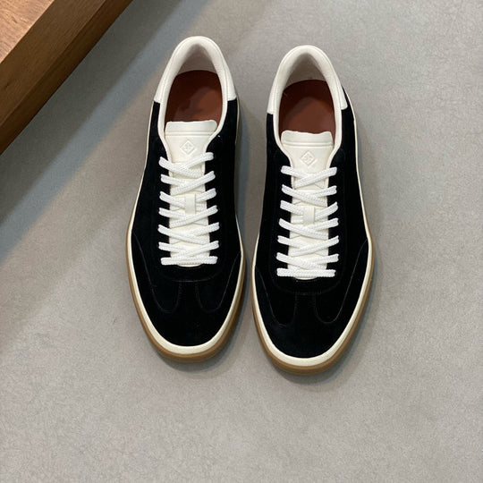 Damen Sneaker aus weichem Wildleder mit raffiniertem Schnürsystem R&B