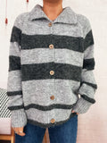 Damen gemütliche Strickjacke mit dekorativen Holzknochen und breiten Streifen R&B