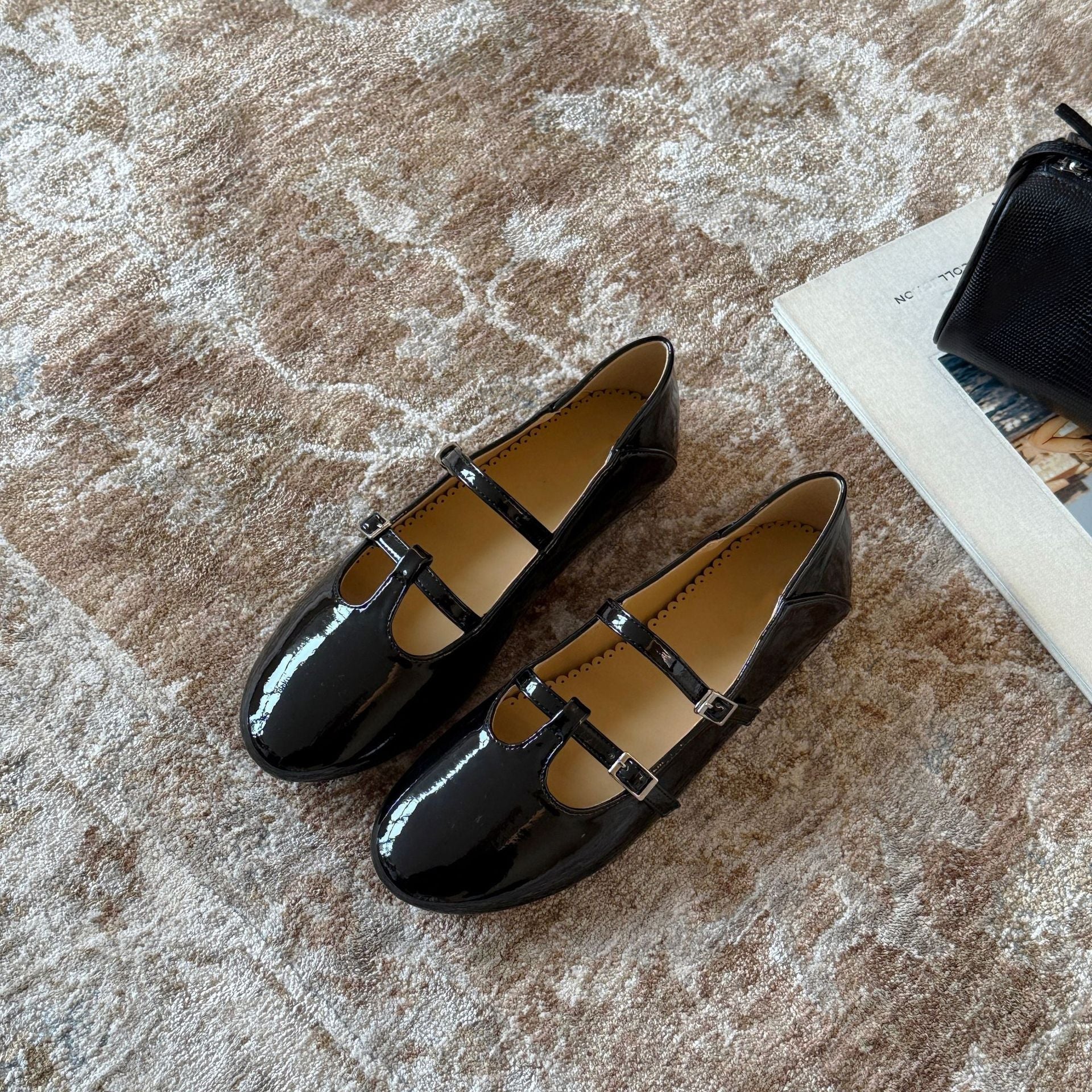 Damen Elegante Mary Jane Ballerinas mit doppelter Schnalle und schimmerndem Finish R&B