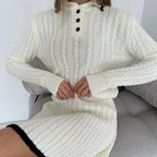 Damen Strickkleid mit feiner Zopfmusterung und hohem Kragen