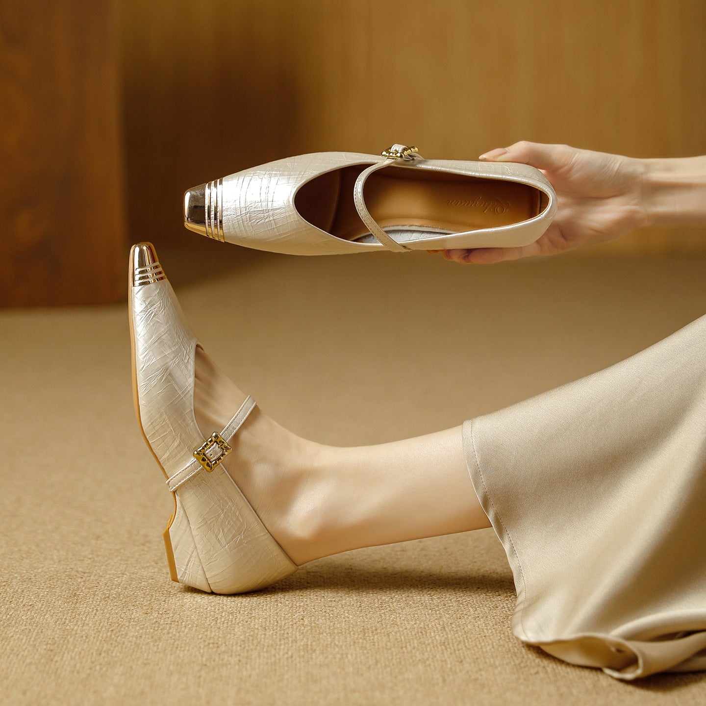 Damen Ballerinas mit elegantem Riemen und stilvollem Blockabsatz