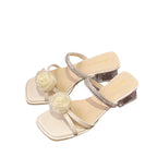 Damen Sandalen mit stilvollen Blumenapplikationen und glänzendem Blockabsatz EB
