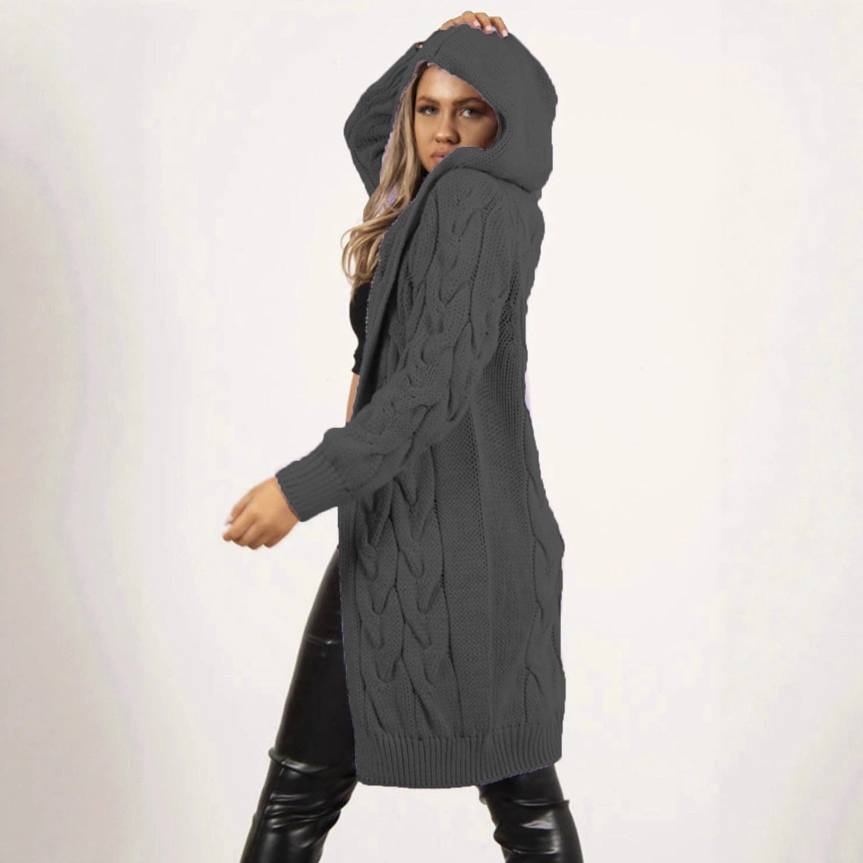 Damen Großer Strickmantel mit Kapuze und aufwendiger Zopfmusterstruktur R&B