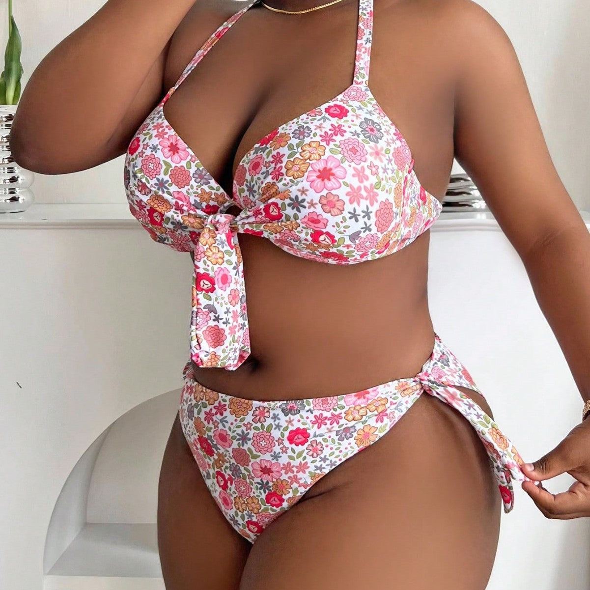 Damen Bikini mit gR&Bundenem Oberteil und floralem Design R&B
