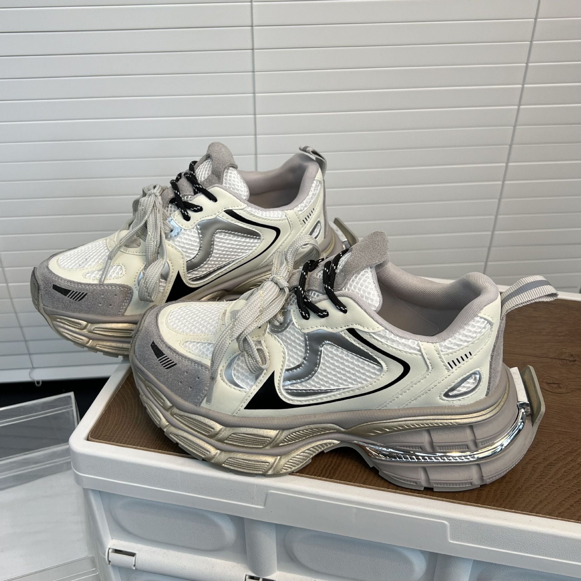 Damen Sportliche Sneakers mit atmungsaktiver Mesh-Oberfläche und stabiler Dämpfungstechnologie R&B