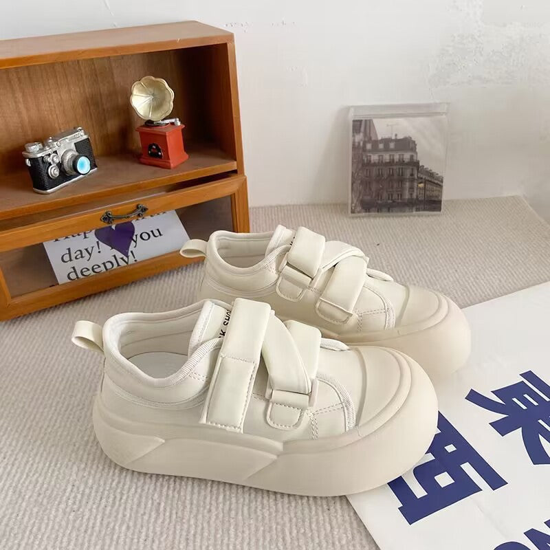 Damen Sneaker mit verstellbarem Klettverschluss und dicker Sohle R&B
