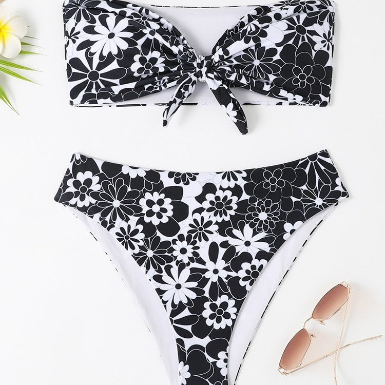 Damen Bandeau Bikini mit modischem Blumenmuster und verspieltem Knotendetail R&B
