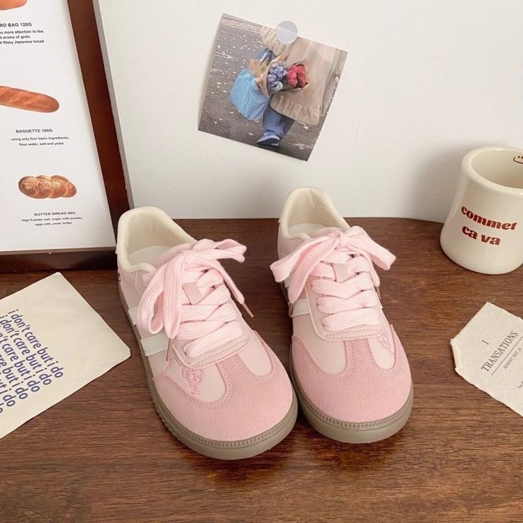 Damen Sneakers im verspielten Hello Kitty Design mit komfortabler Dämpfung R&B