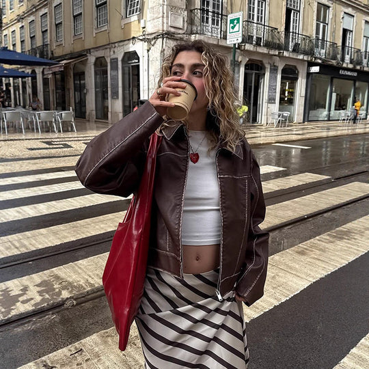 Damen cropped Kunstlederjacke mit feinen Nähten und weitem Schnitt R&B