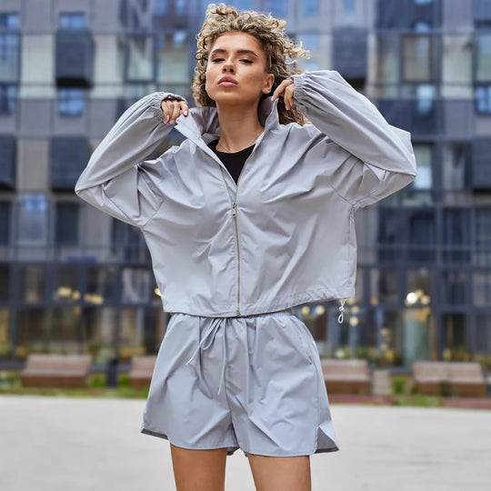 Damen lässiges Sport-Set mit winddichter Jacke und bequemen Shorts R&B
