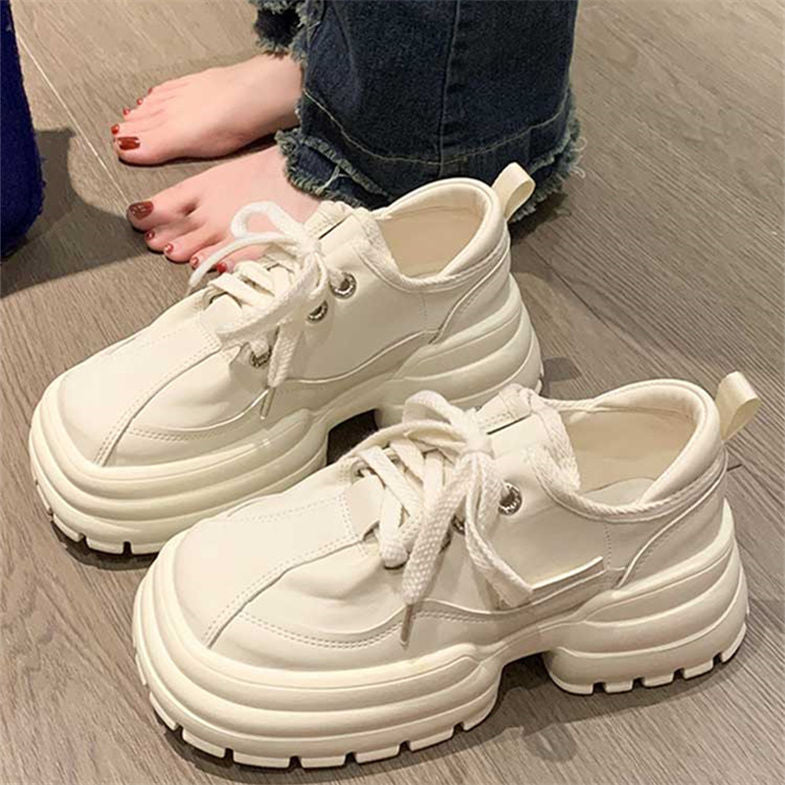 Damen Sneakers mit futuristischem Design und dämpfender Komfortsohle