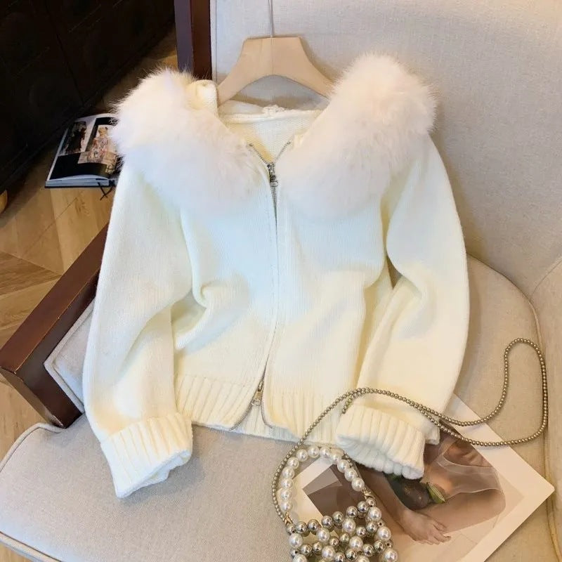 Damen Strickjacke mit abnehmbarer Kunstfellkapuze und enganliegendem Schnitt R&B